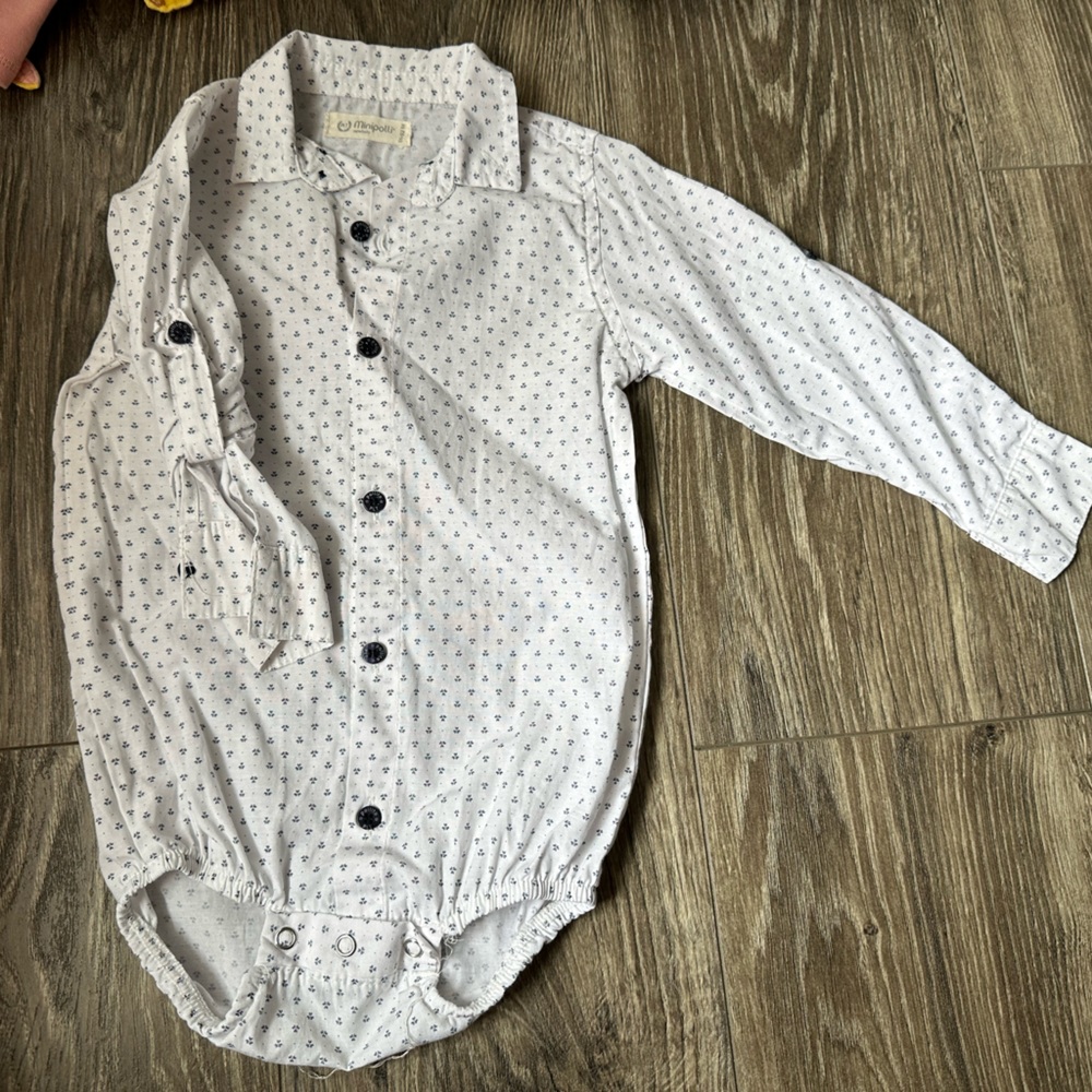 Bodysuits 18m -never worn
